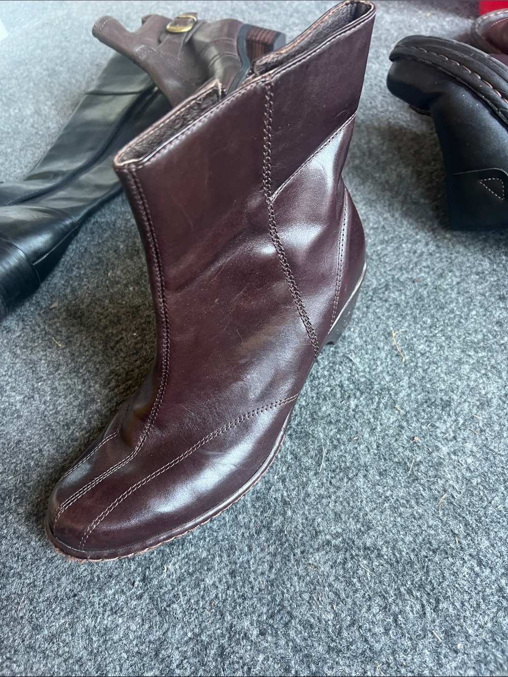 Women’s Leather Ankle Boots — Burgundy